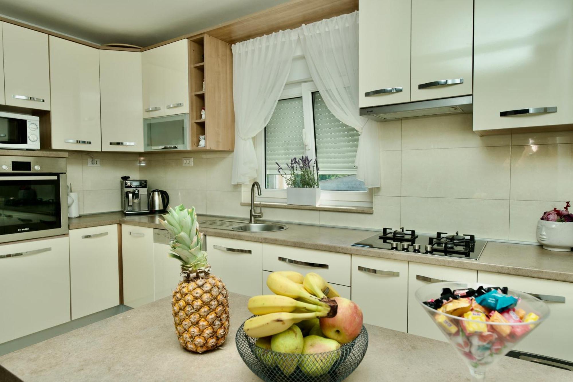 Apartment Lana Bristivica Dış mekan fotoğraf