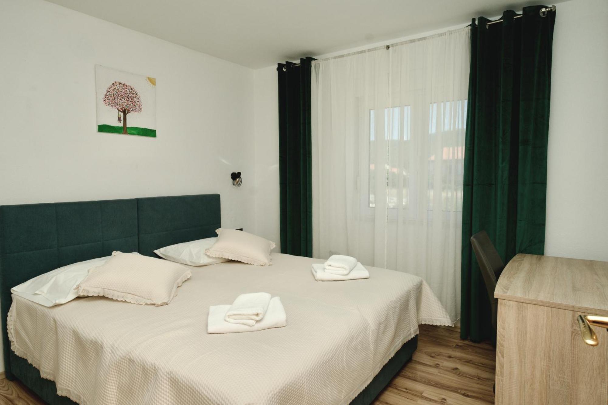 Apartment Lana Bristivica Dış mekan fotoğraf